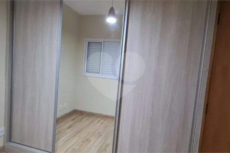 Casa à venda com 3 quartos, sendo 1 suíte, no condomínio Alvorada Parque Vitória, São Paulo - SP