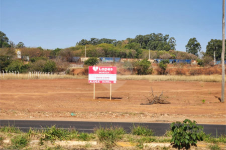 Área de Terra para alugar em Jardim Zavanella, Araraquara, SP