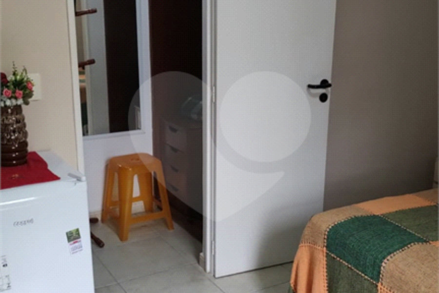 Duplex à venda com 3 quartos, sendo 1 suíte, em Enseada, Guarujá, SP