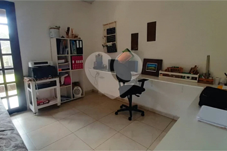 Sobrado à venda com 5 quartos, sendo 1 suíte, em Olho D'água, Mairiporã, SP