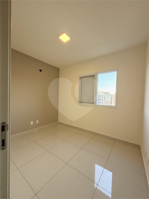 Apartamento para alugar com 2 quartos, sendo 1 suíte,  em Vila Suissa, Mogi das Cruzes, SP