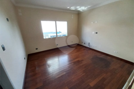 Sobrado à venda com 3 quartos, sendo 1 suíte, em Lar São Paulo, São Paulo, SP