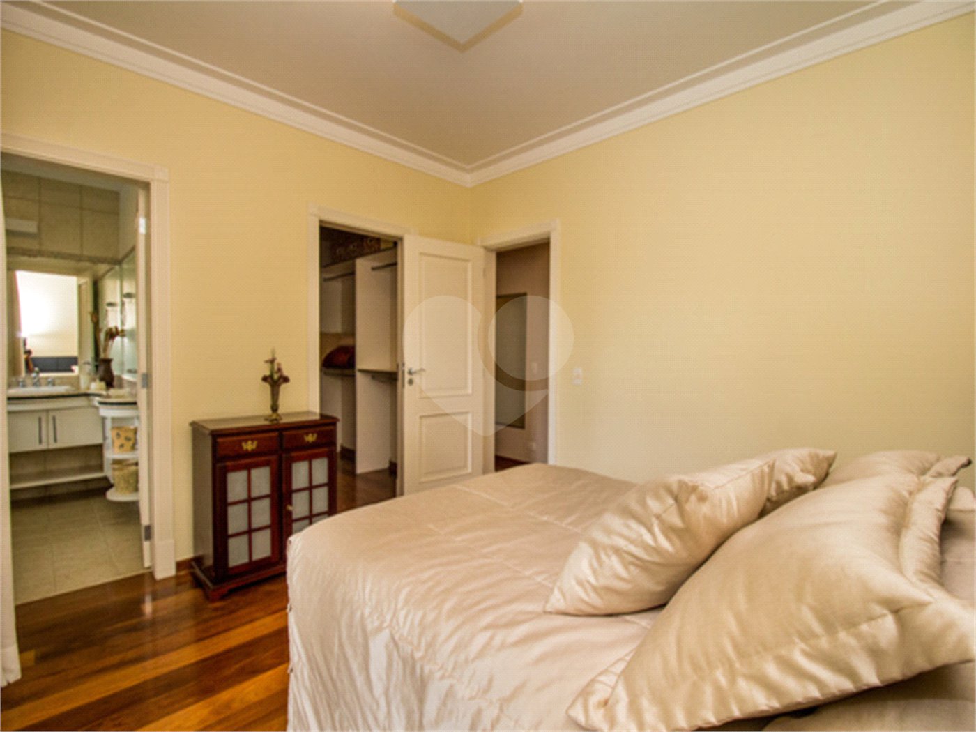 Casa à venda com 4 suítes no condomínio Alpes da Cantareira, Mairiporã - SP