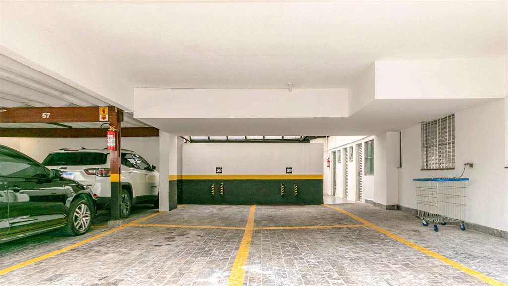 Apartamento à venda com 3 quartos, sendo 2 suítes, em Pinheiros, São Paulo, SP