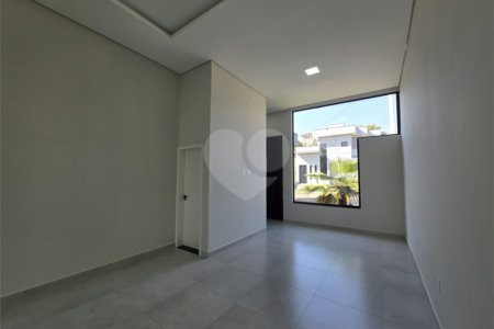 Casa à venda com 3 quartos, sendo 1 suíte, no condomínio Golden Park Residence, Sorocaba - SP
