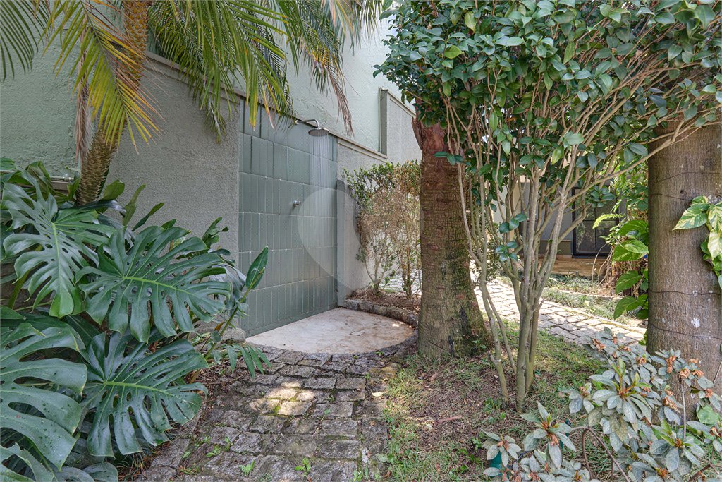 Sobrado à venda com 4 quartos, sendo 2 suítes, em Brooklin Velho, São Paulo, SP