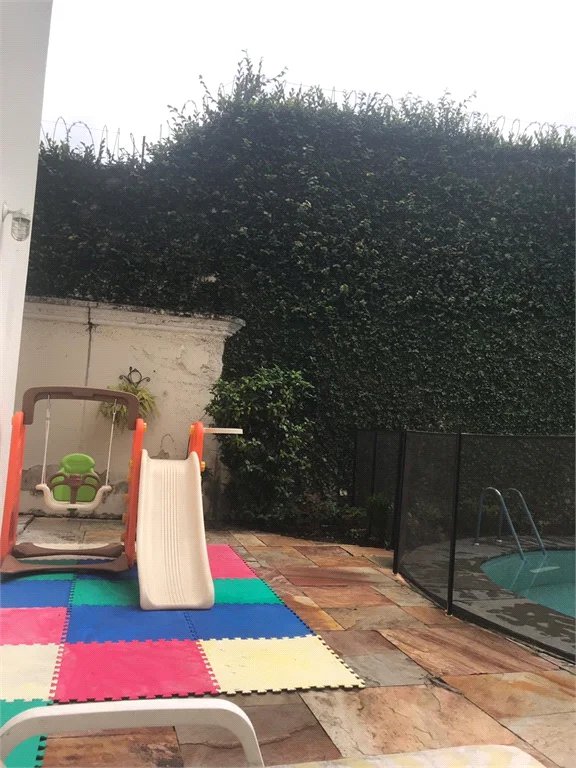 Casa à venda com 4 suítes em Jardim Leonor, São Paulo, SP