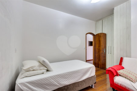 Sobrado à venda com 5 quartos, sendo 2 suítes, em Socorro, São Paulo, SP