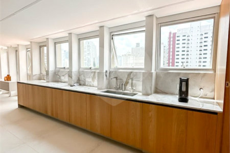 Apartamento à venda com 4 suítes em Vila Cordeiro, São Paulo, SP