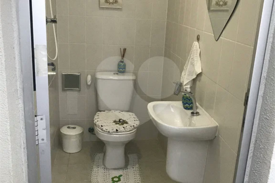 Sobrado à venda com 3 quartos, sendo 1 suíte, em Alto da Boa Vista, São Paulo, SP