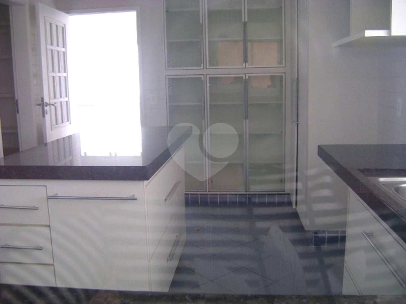 Casa à venda com 3 suítes no condomínio Estância Marambaia, Vinhedo - SP