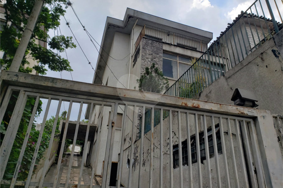 Sobrado à venda com 4 quartos em Santana, São Paulo, SP
