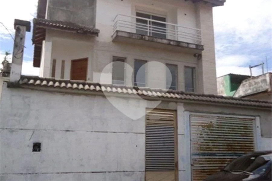 Sobrado à venda com 3 quartos, sendo 1 suíte, em Tremembé, São Paulo, SP
