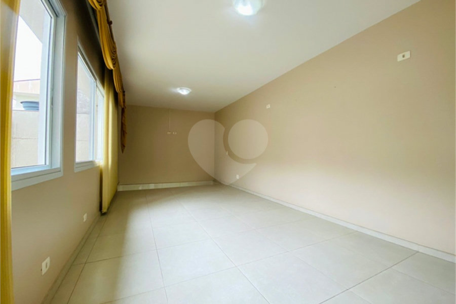 Sobrado à venda com 4 quartos, sendo 3 suítes, em Vila Ester (zona Norte), São Paulo, SP