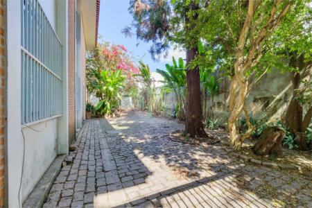 Sobrado à venda ou para alugar com 4 quartos em Jardim Petrópolis, São Paulo, SP