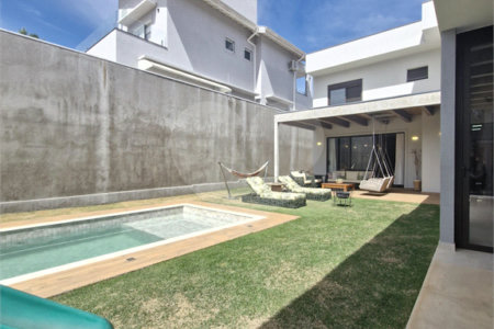 Casa à venda com 5 quartos, sendo 3 suítes, no condomínio Residencial Terras de Vinhedo, Vinhedo - SP