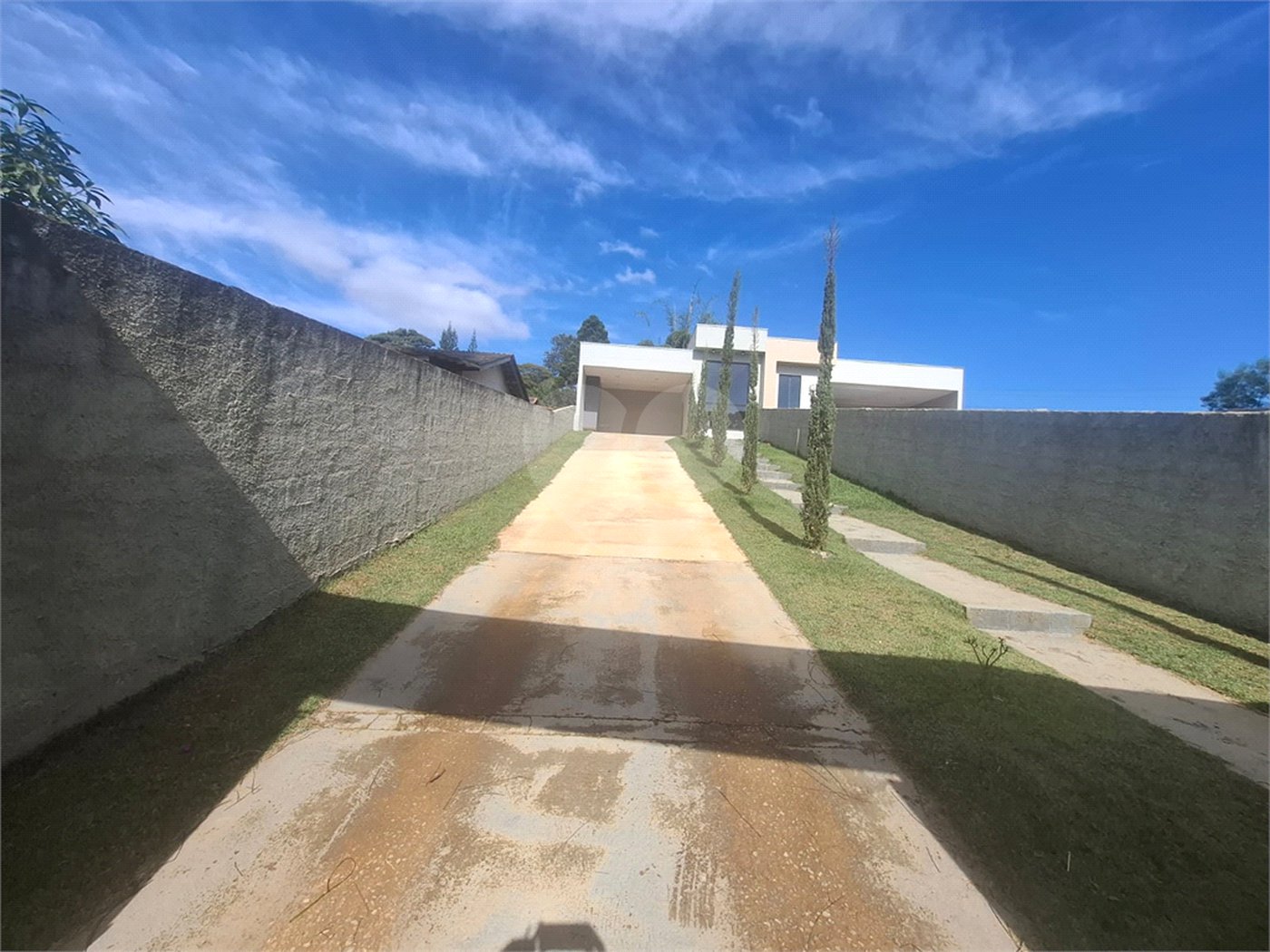 Casa à venda com 3 quartos, sendo 1 suíte, em Estância Comandante Barros, Jarinu, SP