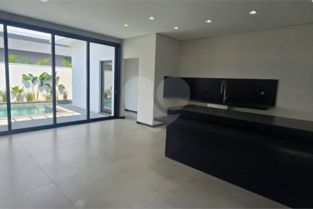 Casa à venda com 5 suítes no condomínio Parque Faber IV, São Carlos - SP