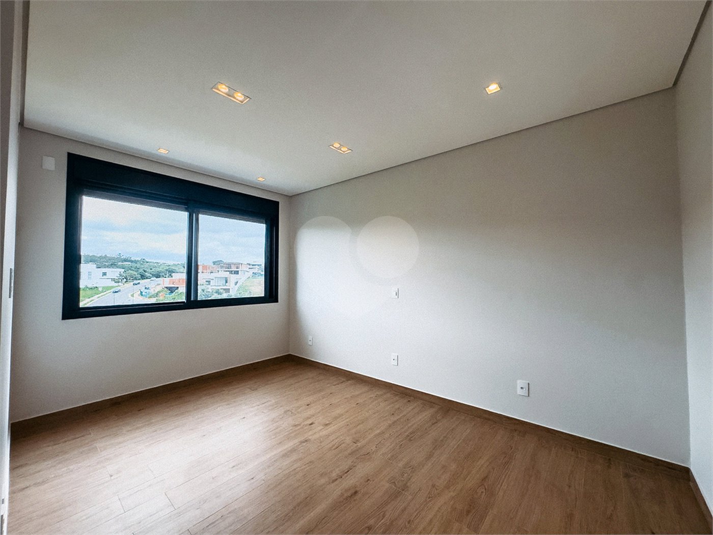 Casa à venda com 4 suítes no condomínio Villa dos Pinheiros, Indaiatuba - SP