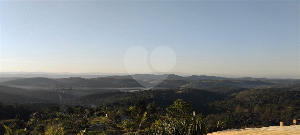 Chácara à venda com 3 quartos, sendo 1 suíte,  em Botujuru, Mogi das Cruzes, SP