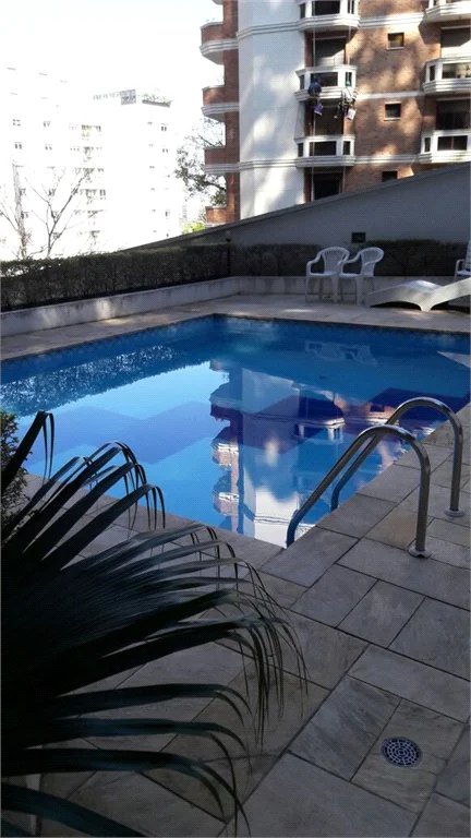 Apartamento à venda com 3 quartos, sendo 1 suíte,  em Jardim Vitória Régia, São Paulo, SP