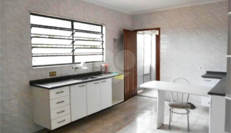 Sobrado à venda com 3 quartos, sendo 1 suíte,  em Santa Terezinha, São Paulo, SP