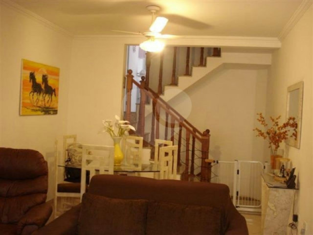 Casa à venda com 3 quartos, sendo 2 suítes,  no condomínio Cachoeira do Arari, São Paulo - SP