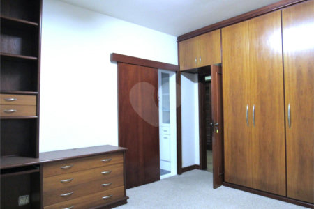 Casa à venda com 3 suítes em Alto da Boa Vista, São Paulo, SP