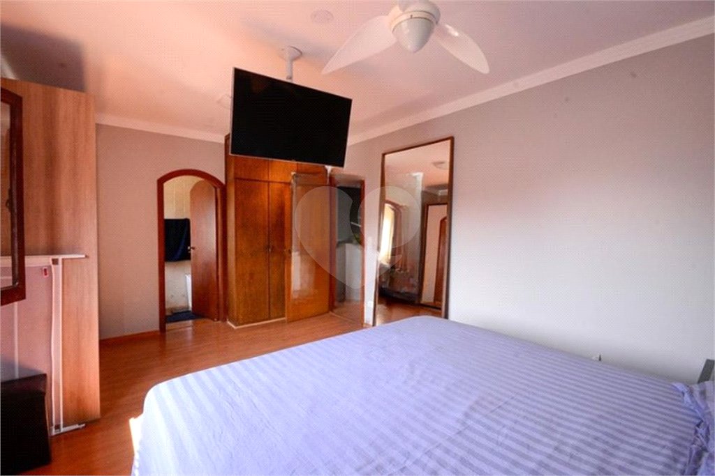 Casa com 4 Dormitórios sendo 1 suíte, com 3 Vagas