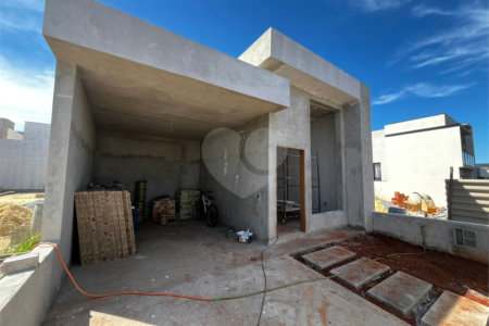 Casa à venda com 3 quartos, sendo 1 suíte, no condomínio Lago dos Ipês, Itapetininga - SP