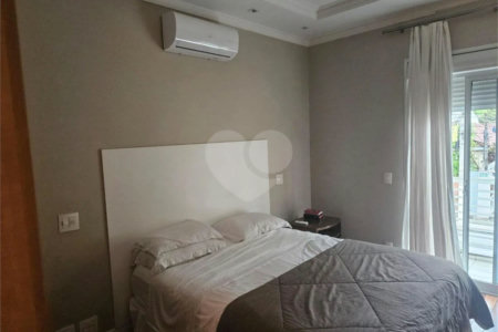 Sobrado à venda com 4 quartos, sendo 2 suítes, em Brooklin Paulista, São Paulo, SP