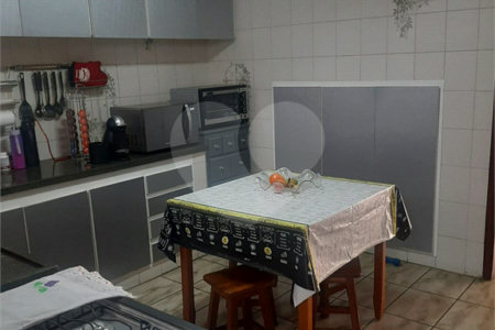 Casa à venda com 3 quartos, sendo 1 suíte,  no Centro, Mogi das Cruzes, SP