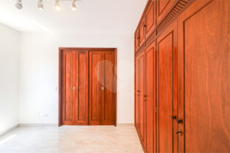 Apartamento 1 Dormitório à Venda na Rua Frei Caneca