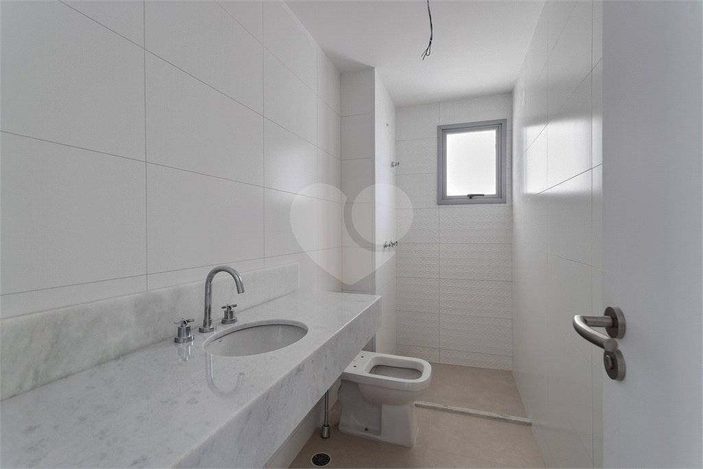 Apartamento à venda com 3 quartos, sendo 1 suíte, em Jardim Marajoara, São Paulo, SP