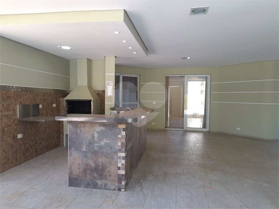 Casa à venda com 4 quartos, sendo 3 suítes, no condomínio Residencial Terras de Vinhedo, Vinhedo - SP