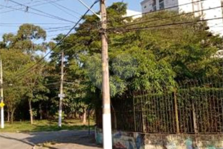 Sobrado à venda com 3 quartos, sendo 1 suíte,  em Vila Universitária, São Paulo, SP