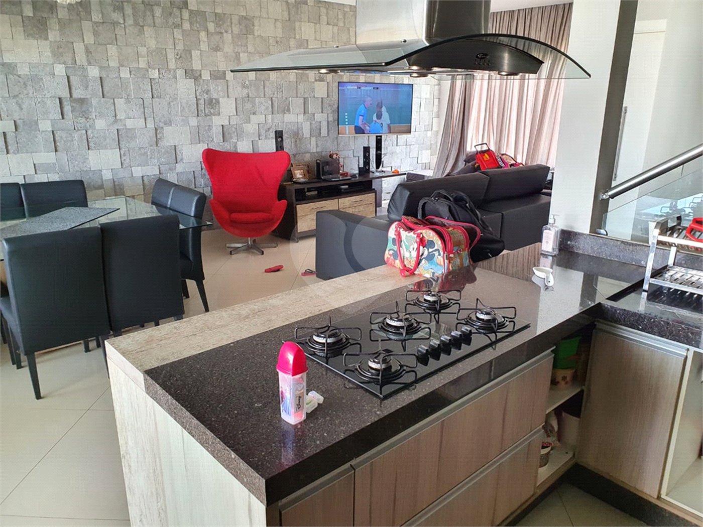 Casa à venda com 3 quartos, sendo 1 suíte, no condomínio Horto Florestal Iii, Sorocaba - SP