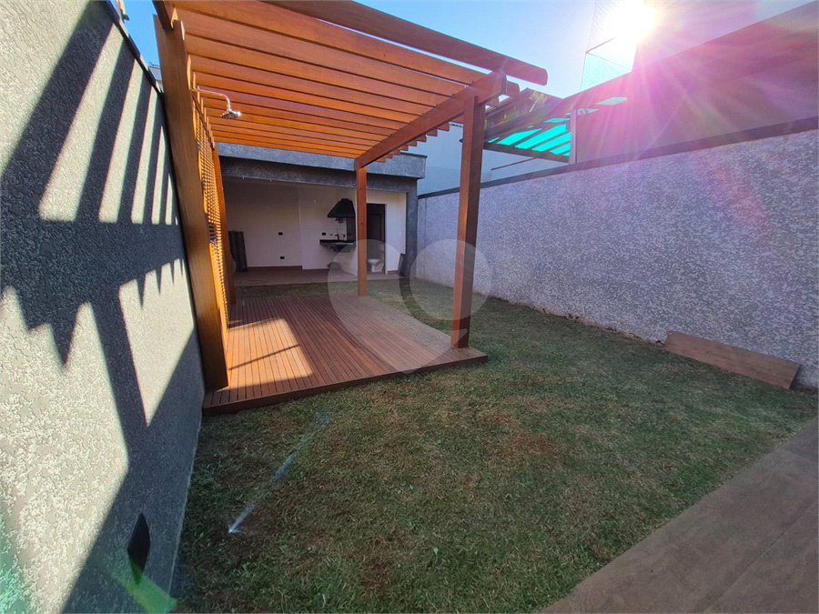 Sobrado à venda com 3 quartos, sendo 1 suíte, em Jardim do Lago, Atibaia, SP