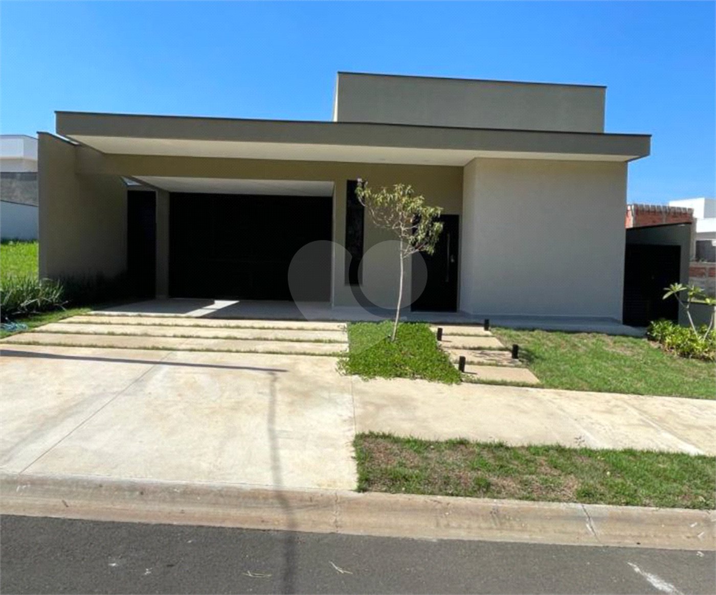 Casa à venda com 3 quartos, sendo 1 suíte, no condomínio Lagos D Icaraí, Salto - SP