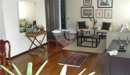 Apartamento à venda com 4 quartos, sendo 1 suíte,  em Campo Belo, São Paulo, SP