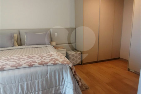 Apartamento à venda com 3 suítes em Vila Ipojuca, São Paulo, SP