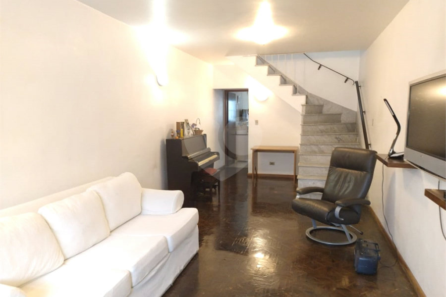 Sobrado à venda com 4 quartos, sendo 1 suíte,  em Parada Inglesa, São Paulo, SP