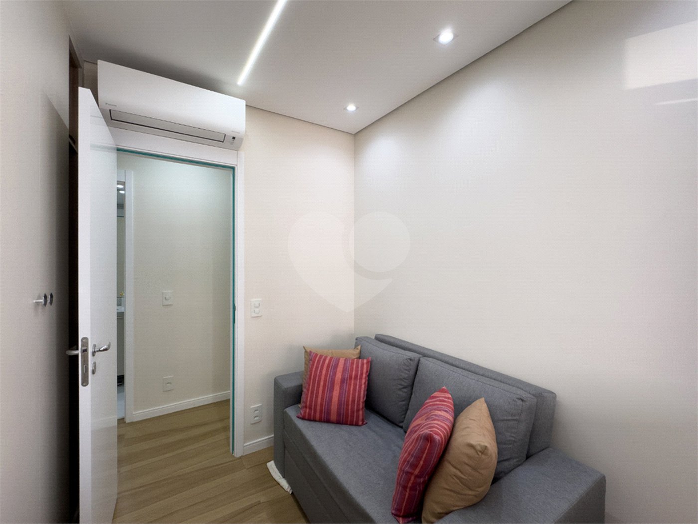 Apartamento à venda com 2 quartos, sendo 1 suíte,  em Jardim Prudência, São Paulo, SP