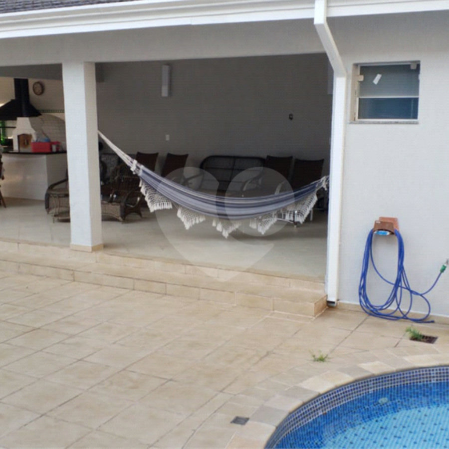 Casa à venda com 4 suítes no condomínio Aruã, Mogi das Cruzes - SP