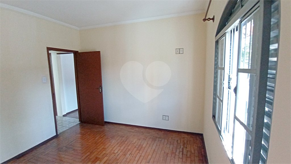 Casa à venda com 3 quartos em Vila Santana, Valinhos, SP