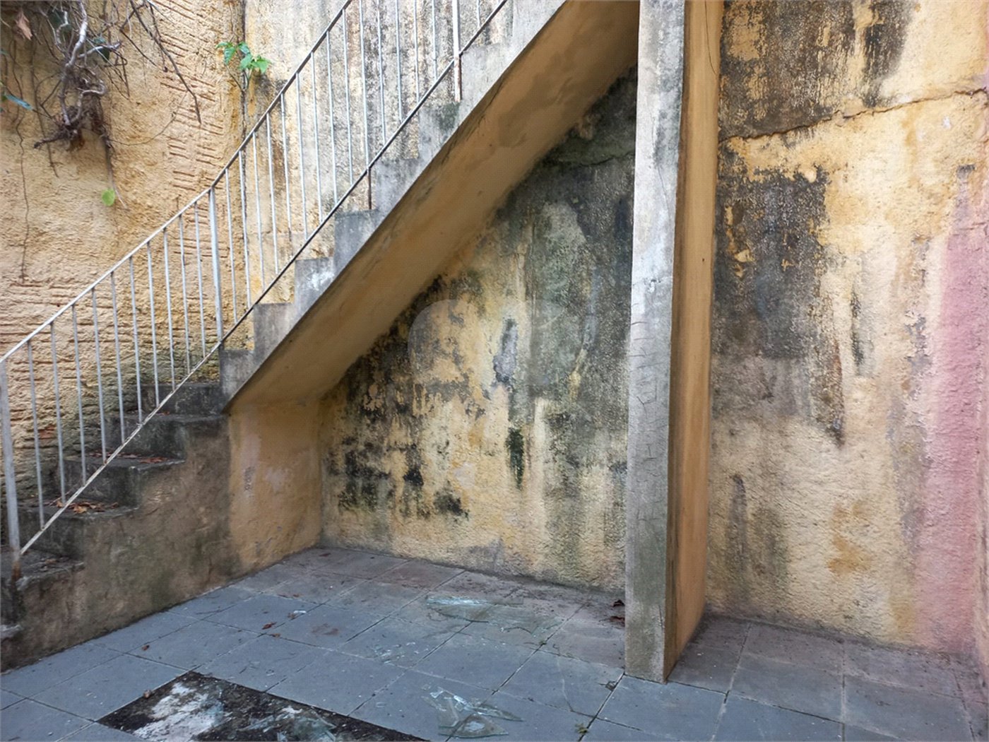 Sobrado à venda com 2 quartos em Vila Mazzei, São Paulo, SP