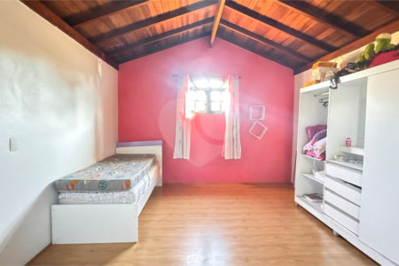 Chácara à venda com 3 quartos, sendo 1 suíte, em Vila São Pedro, Suzano, SP