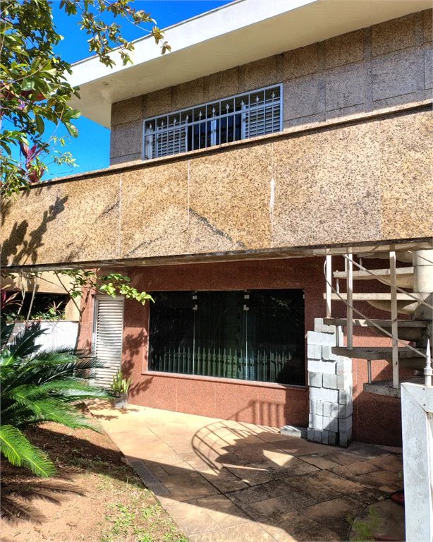 Sobrado à venda com 4 quartos, sendo 2 suítes, em Sumarezinho, São Paulo, SP