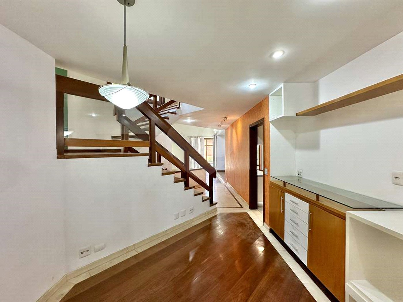 Casa à venda com 4 quartos, sendo 2 suítes,  no condomínio São Paulo Ii, Cotia - SP
