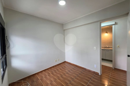Apartamento à venda com 2 quartos, sendo 1 suíte, em Vila Olímpia, São Paulo, SP